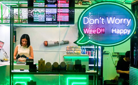 V-Tailande-mogut-zakrytsya-tysyachi-kanna-magazinov.jpg V-Tailande-mogut-zakrytsya-tysyachi-kanna-magazinov.jpg